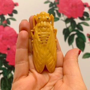 Plastic Vintage Cicada Brooch (yellow)